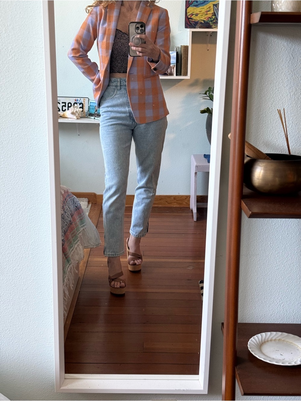 Vintage Guess Jeans, size 29, style 1015, Light Blue Wash/ Ankle Zippers - Picture 2 of 16